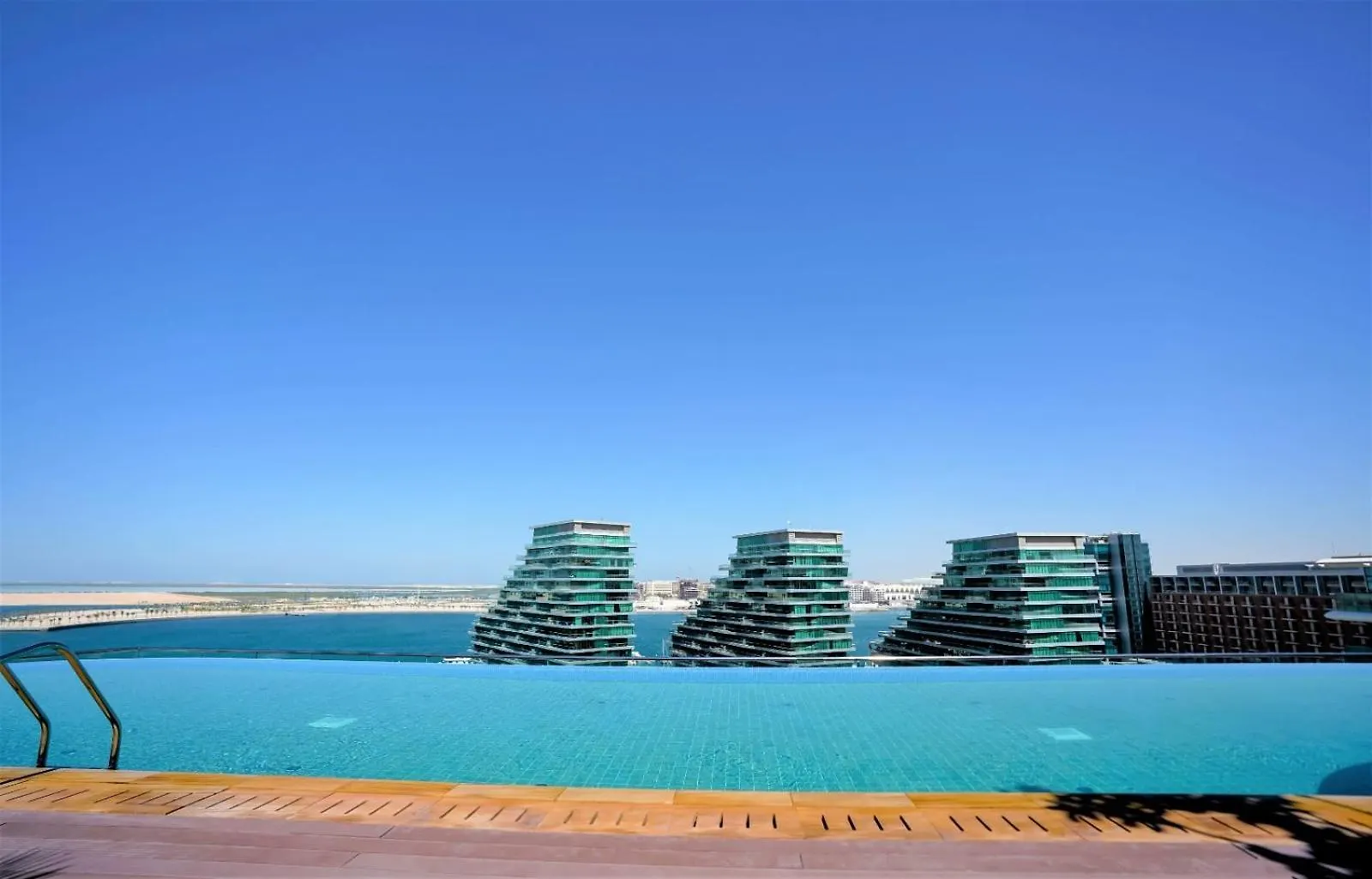 Voyage 5 Star Al Hadeel Sunset Sea View Apartment Abu Dhabi 0*,  United Arab Emirates