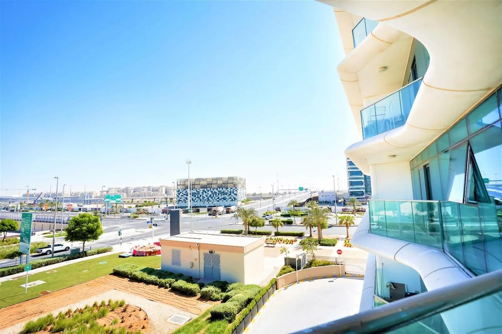 Voyage 5 Star Al Hadeel Sunset Sea View Apartment Abu Dhabi