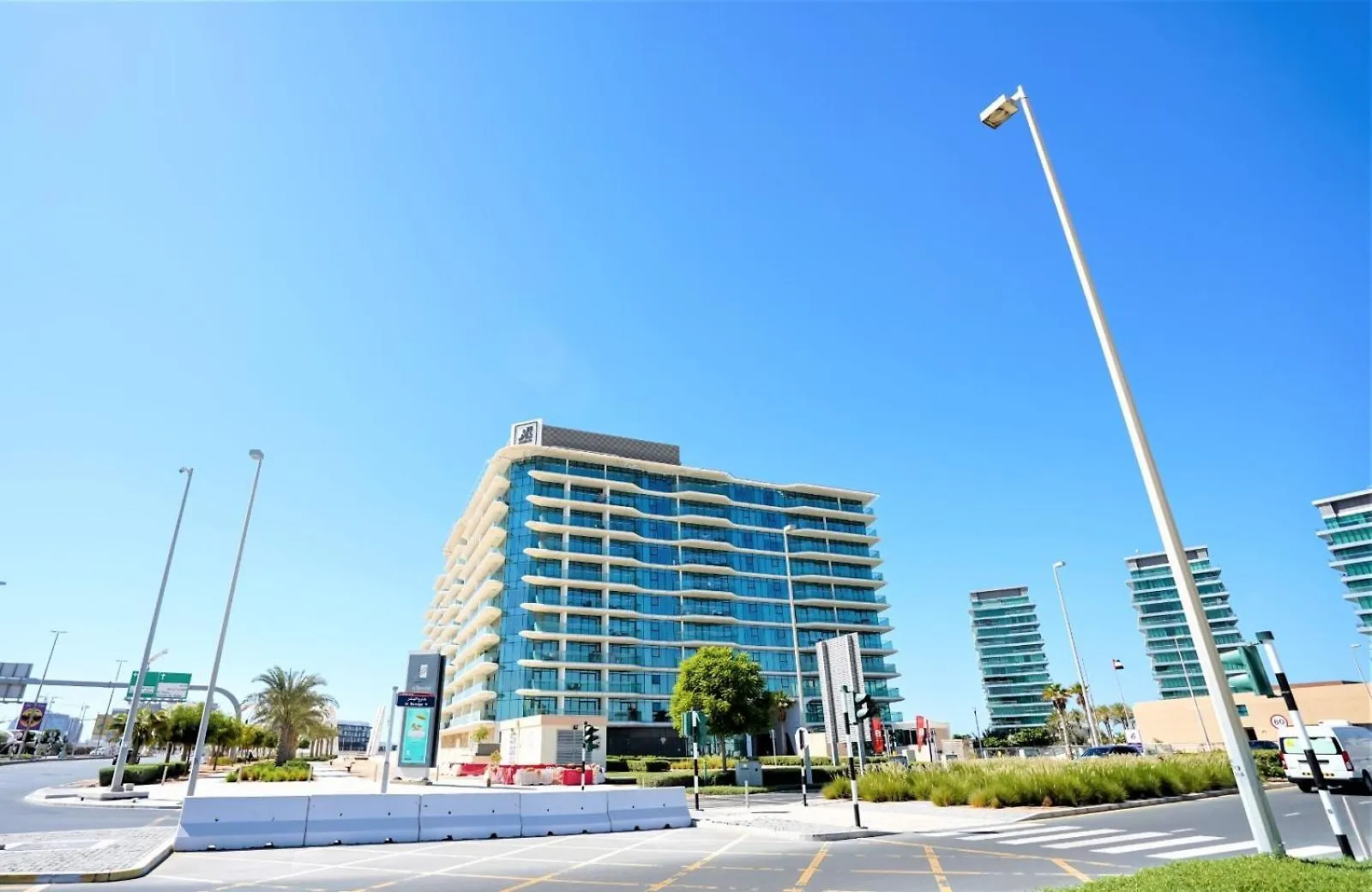 Voyage 5 Star Al Hadeel Sunset Sea View Apartment Abu Dhabi
