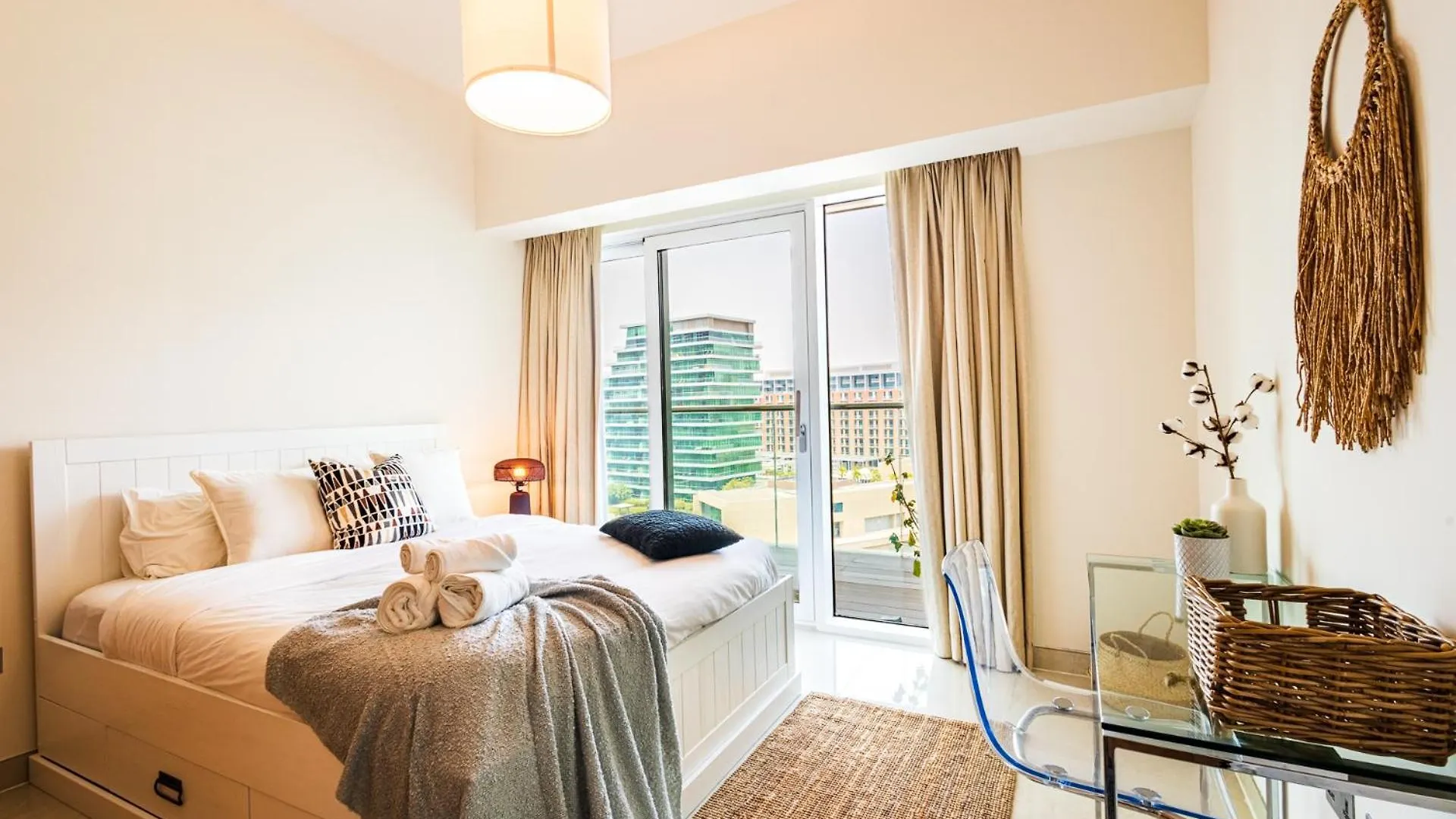 Voyage 5 Star Al Hadeel Sunset Sea View Apartment Abu Dhabi