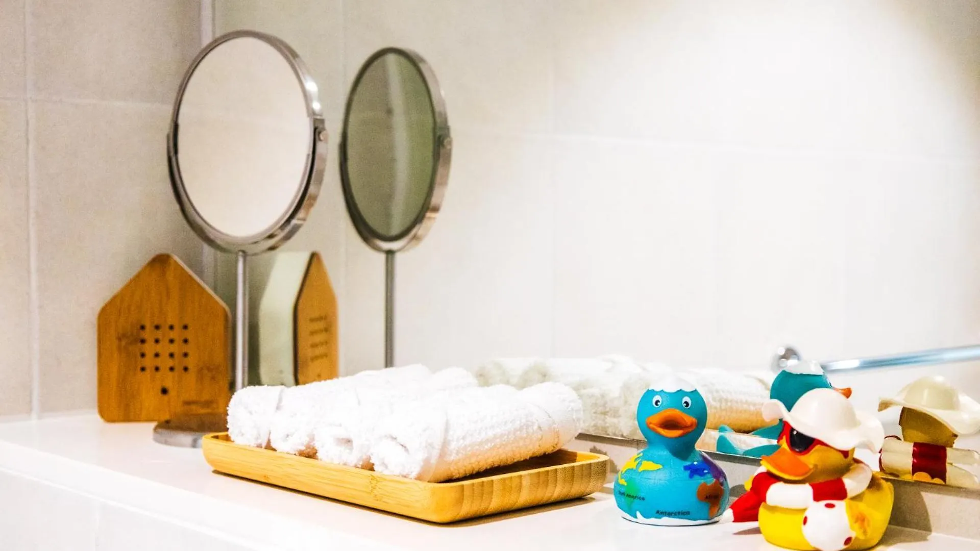 Voyage 5 Star Al Hadeel Sunset Sea View Apartment Abu Dhabi 0*,  United Arab Emirates