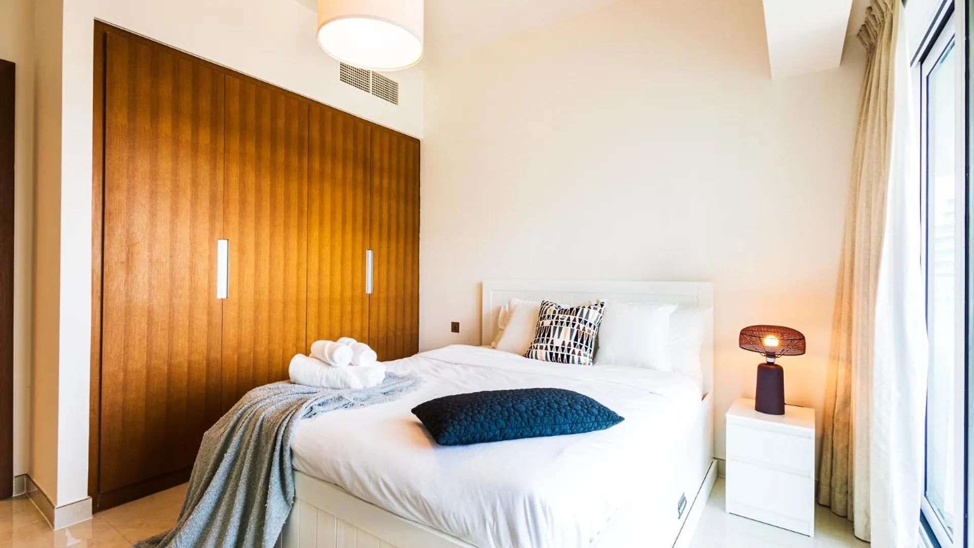 Voyage 5 Star Al Hadeel Sunset Sea View Apartment Abu Dhabi
