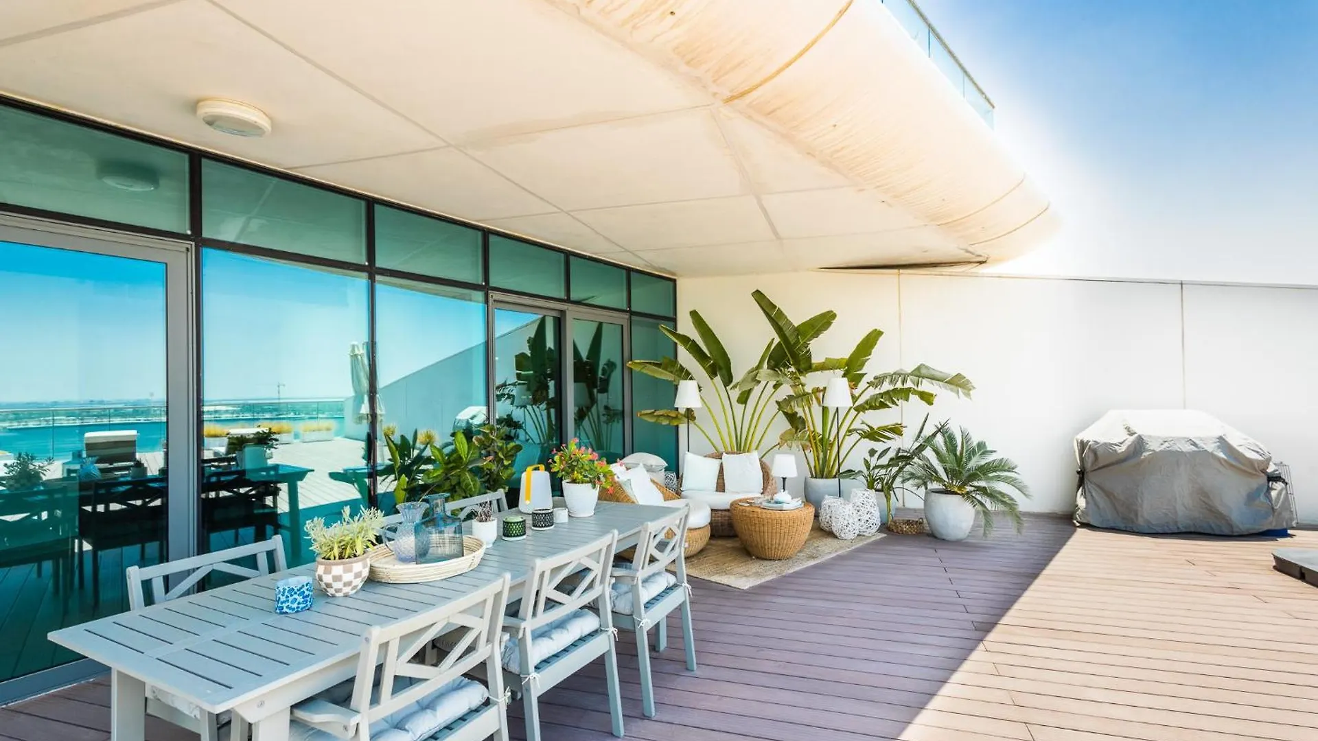 Voyage 5 Star Al Hadeel Sunset Sea View Apartment Abu Dhabi